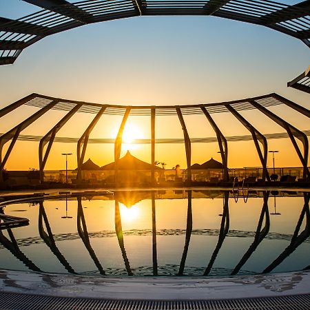 Vega Hotel Mamaia Exterior foto The Sunken Garden at the San Diego Convention Center