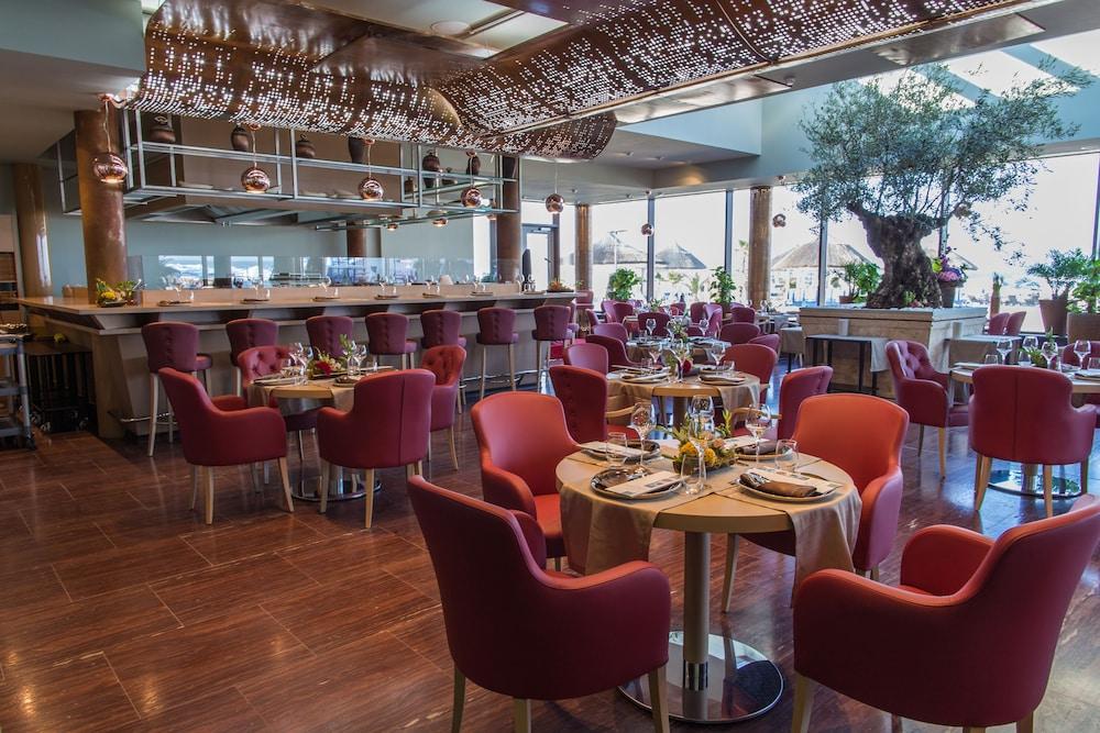 Vega Hotel Mamaia Exterior foto The restaurant