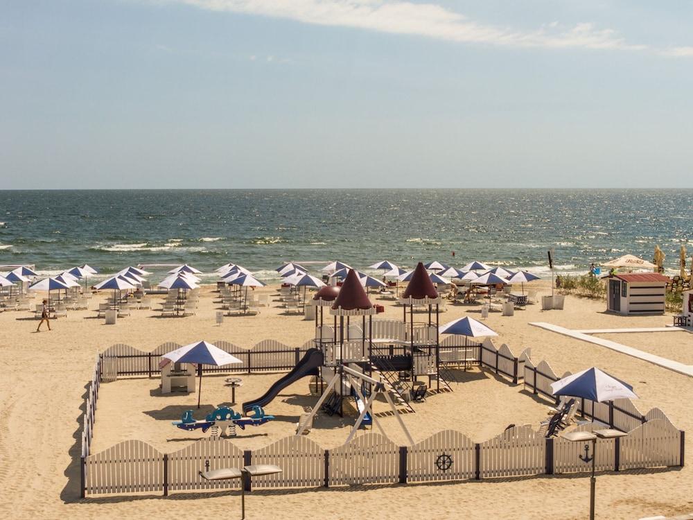 Vega Hotel Mamaia Exterior foto The beach at the Hilton