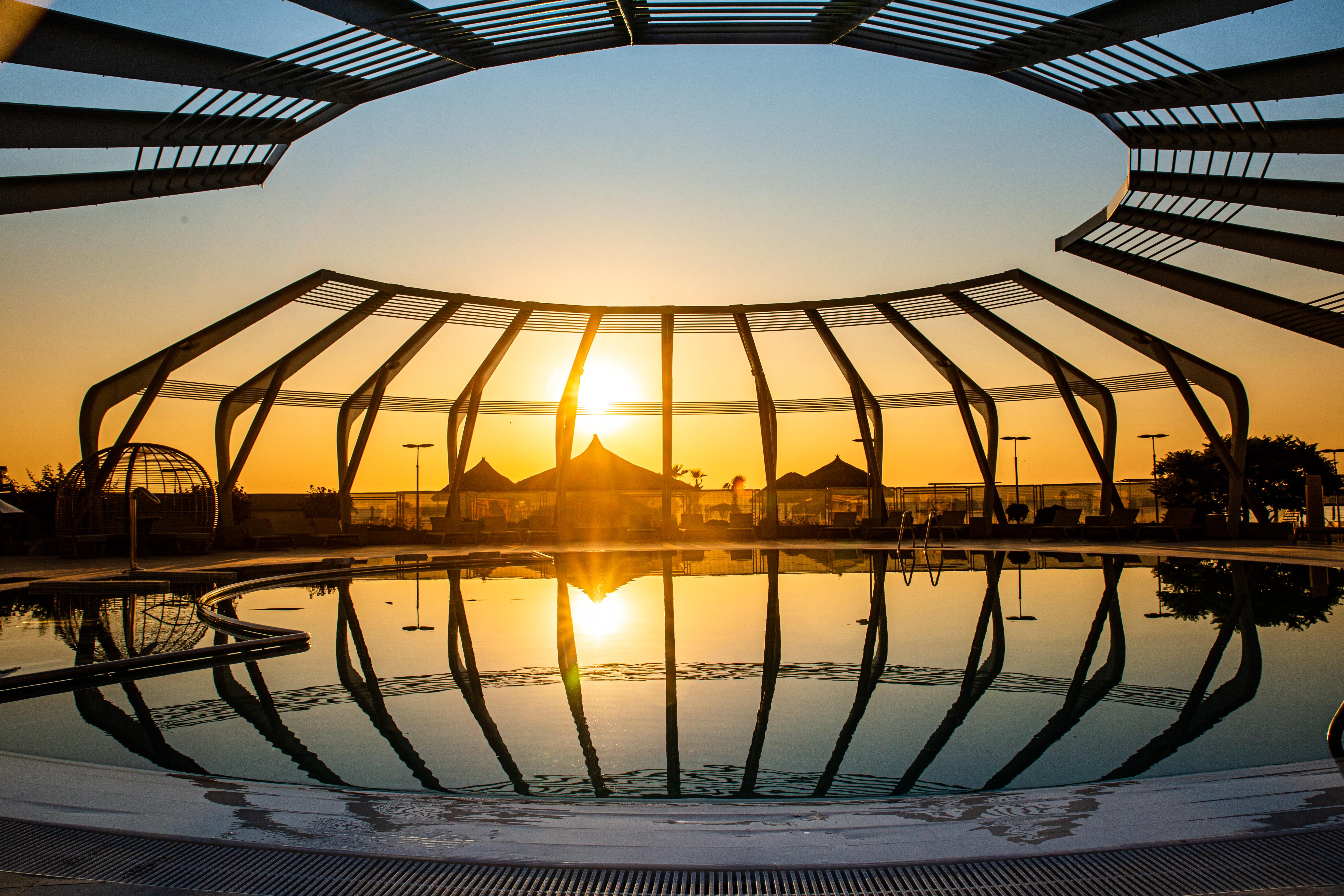 Vega Hotel Mamaia Exterior foto The Sunken Garden at the San Diego Convention Center