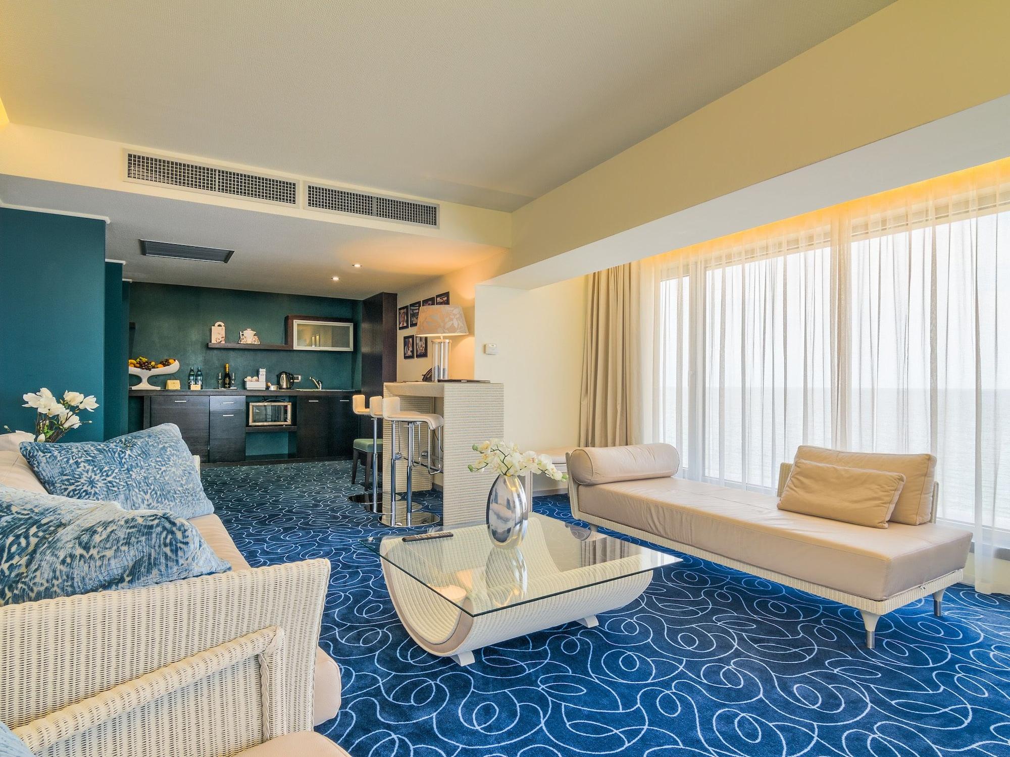 Vega Hotel Mamaia Exterior foto A suite at the hotel