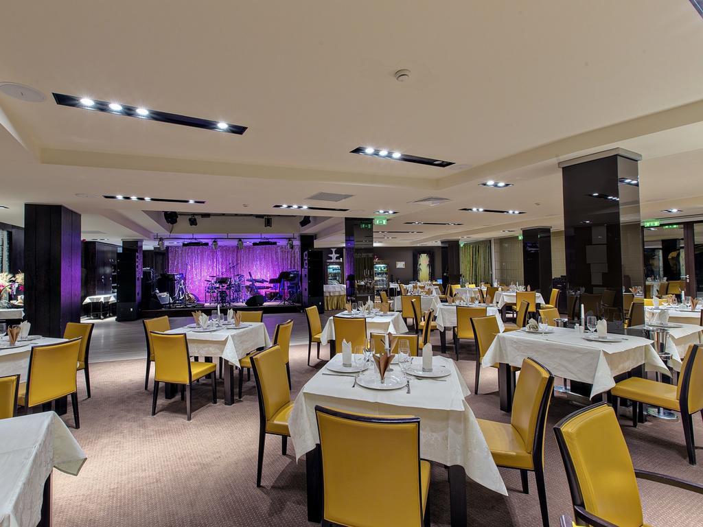Vega Hotel Mamaia Exterior foto The restaurant