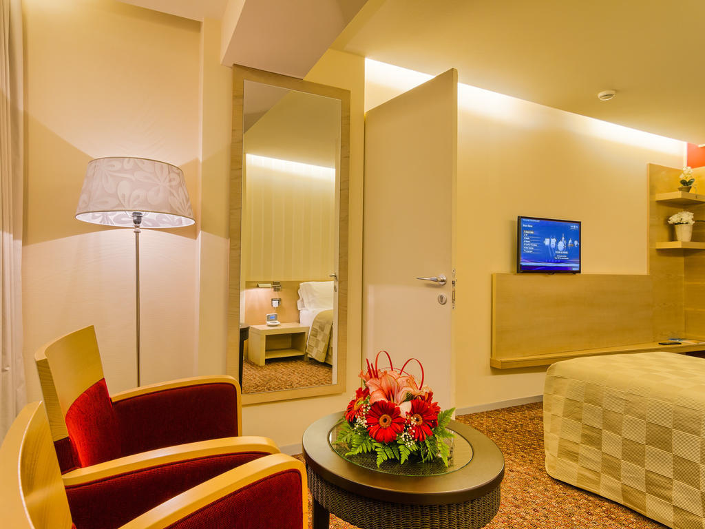 Vega Hotel Mamaia Cameră foto Deluxe Room