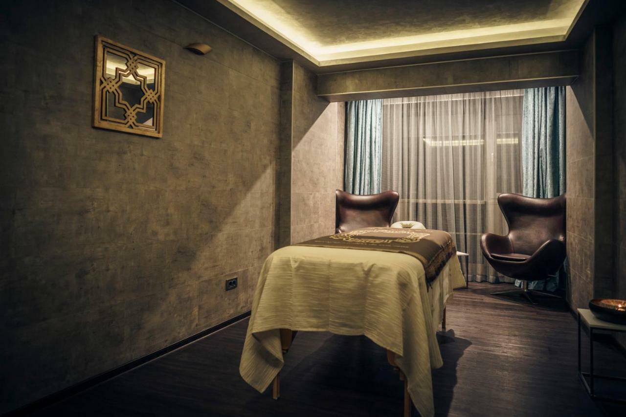 Vega Hotel Mamaia Exterior foto Massage room