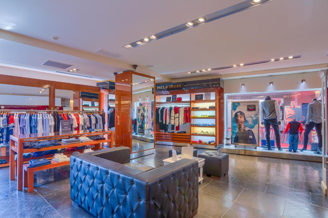 Vega Hotel Mamaia Exterior foto The interior of a typical store